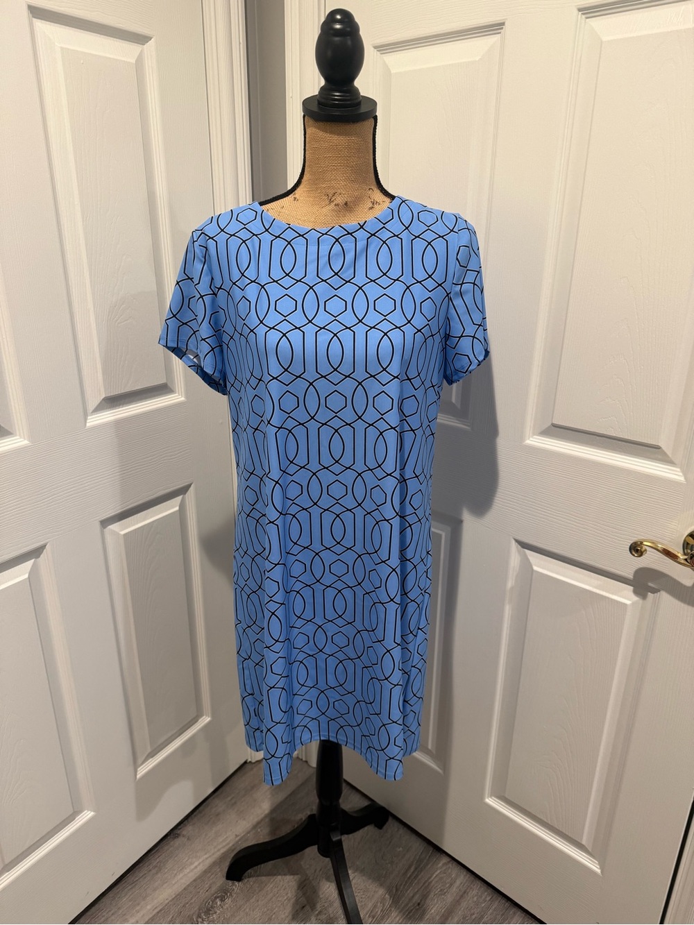 Jude Connally NWT Women's Light Blue Ella Geometric Dress. Retail $178.00